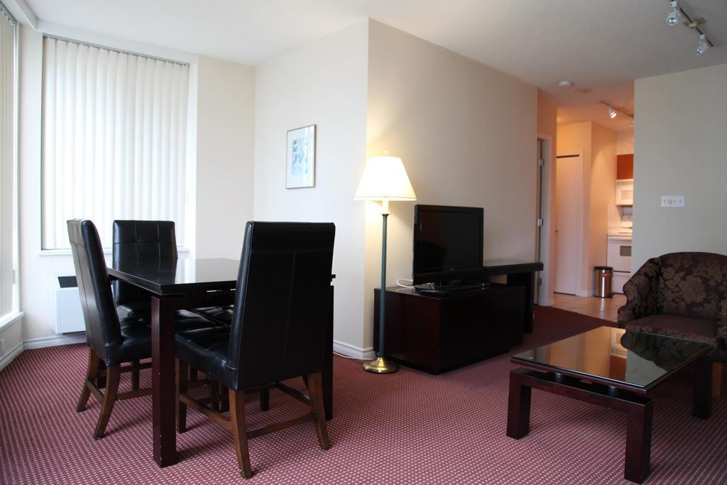 Vancouver Airport Condos Richmond Room photo