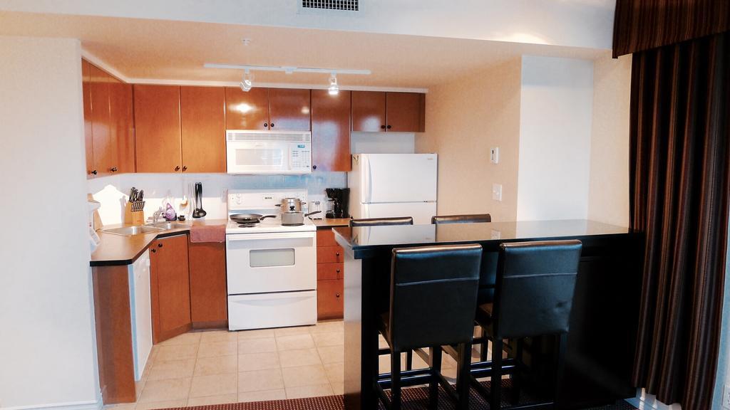 Vancouver Airport Condos Richmond Room photo