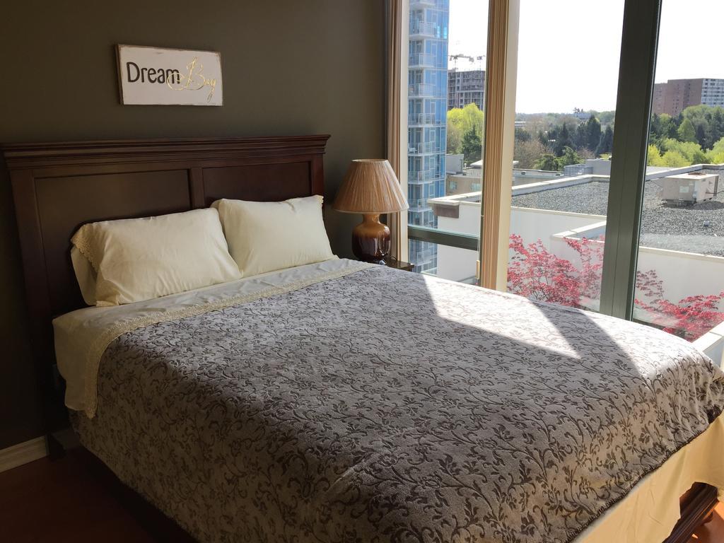 Vancouver Airport Condos Richmond Room photo